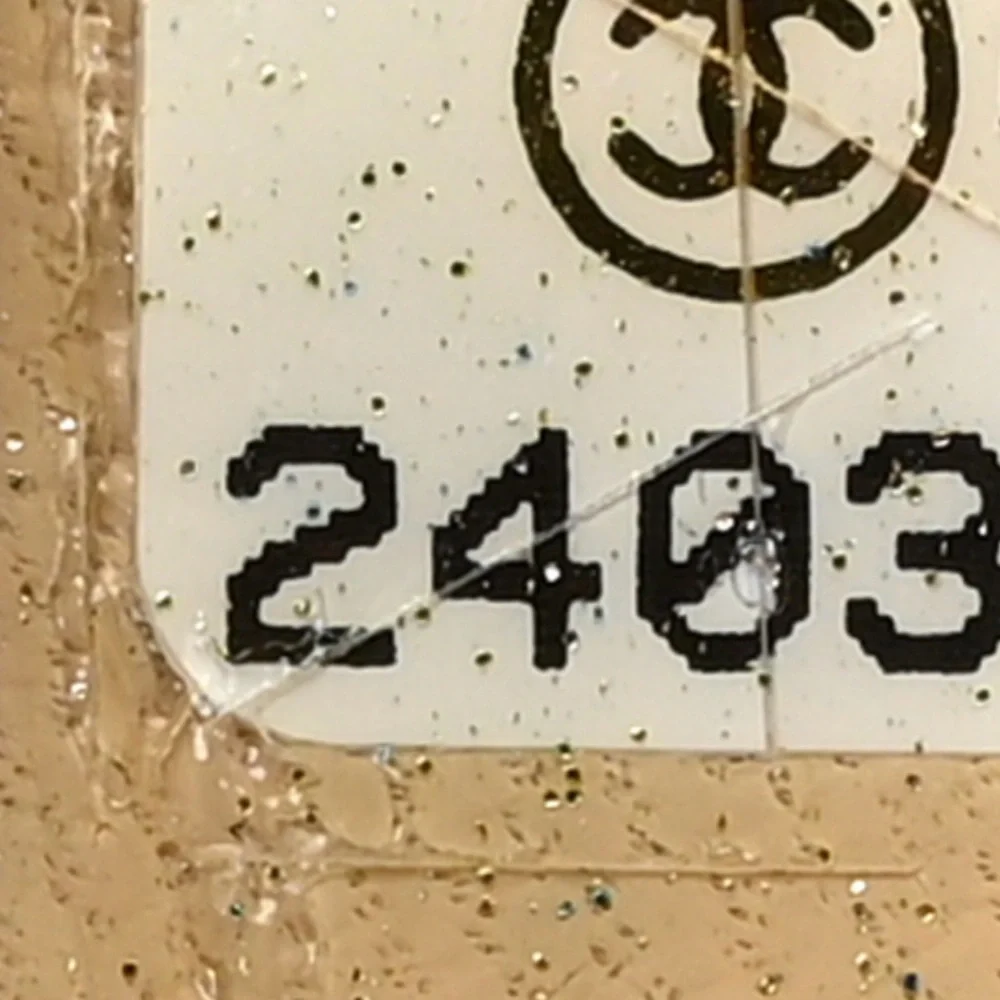 Beautiful White Chanel Crossbody In very good condition! Authentic! - Picture 4 of 7